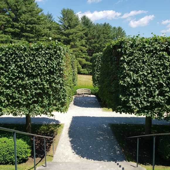 Meet your Posher, Gretchen - Picture 2 of 4